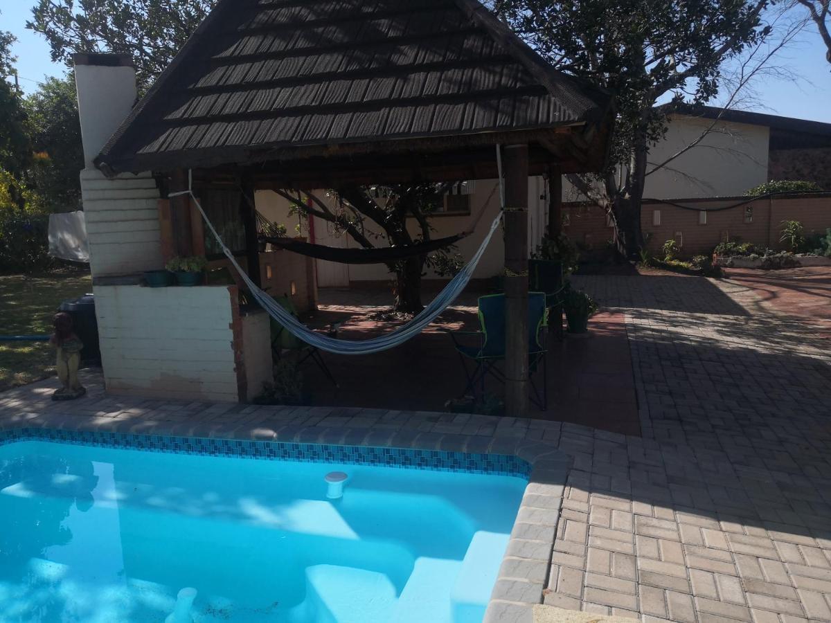15 On Reitz Bela Bela Villa Bagian luar foto