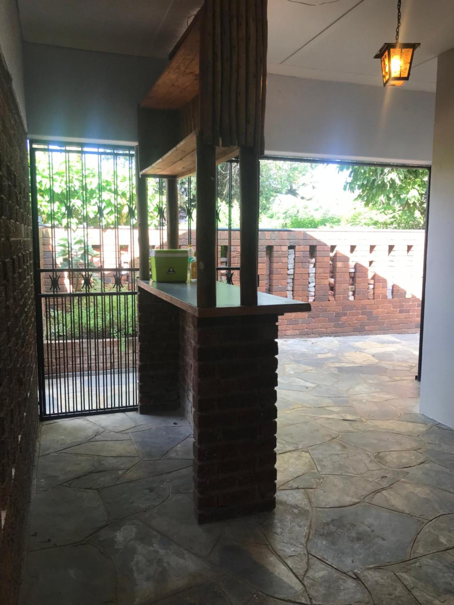 15 On Reitz Bela Bela Villa Bagian luar foto