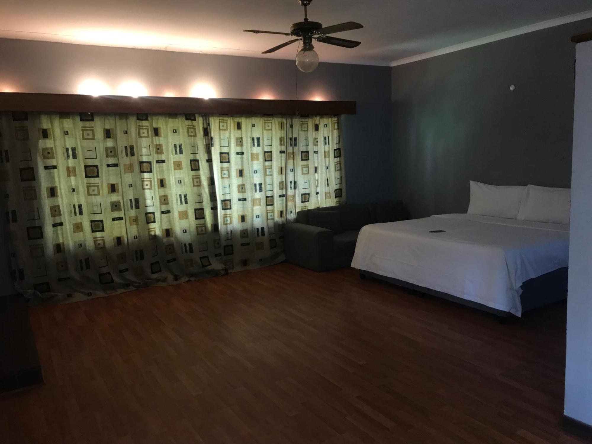 15 On Reitz Bela Bela Villa Bagian luar foto